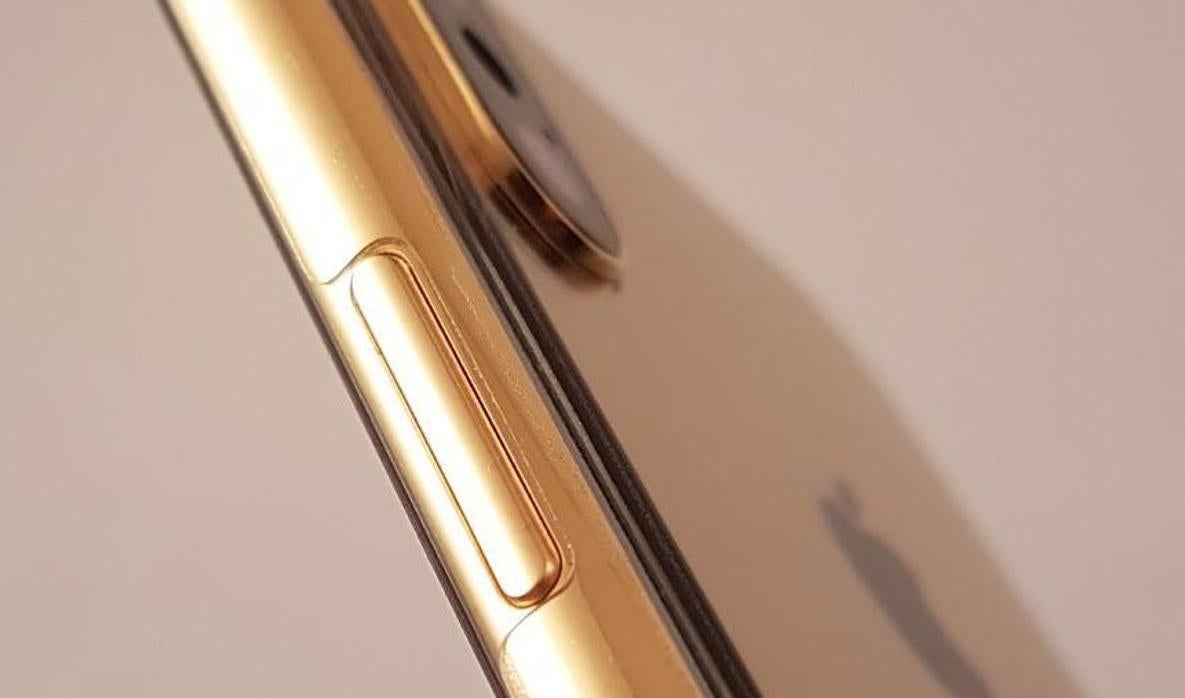 Una de las ediciones anteriores de Iphone en oro