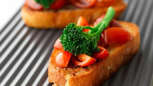 El bimi se comercializa en todo el mundo bajo nombres, como Tenderstem o Broccolini