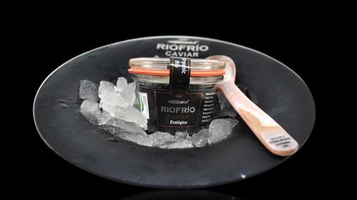 El formato “pequeño lujo” del caviar ecológico Riofrío
