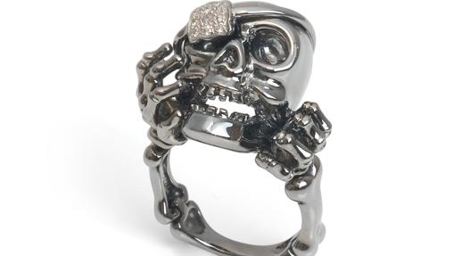 Anillo calavera oro blanco, rodio negro y diamantes