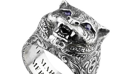 Anillo con cabeza de felino, plata envejecida y zirconia morada