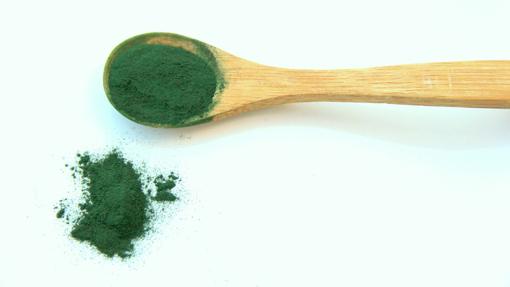 La espirulina es una microalga que se comercializa como alimento o como suplemento dietético