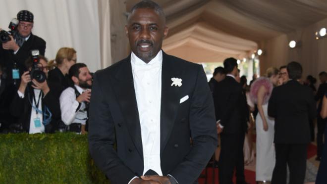 Idris Elba en la alfombra roja