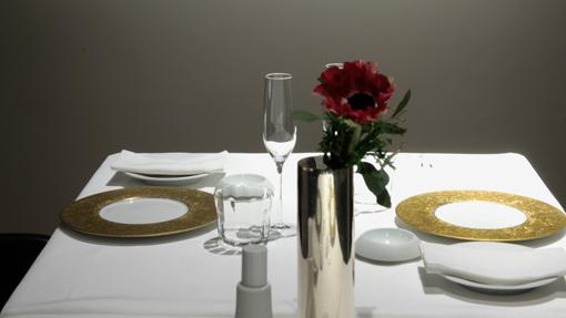 La sala de Osteria Francescana, un elegante espacio en el centro de Módena