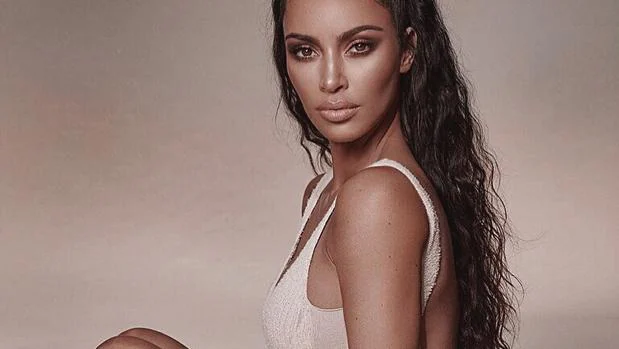 Kim Kardashian sorprende con una nueva excentricidad: diamantes en los dientes