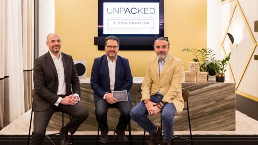 Javier Mateos, Phil González y Carlos Fernández durante el primer 'Unpacked: A Conversation' de AC Hoteles by Marriot