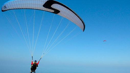 Podrás llegar en parapente a un hotel de Dubai