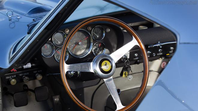 Interior de un Ferrari 250 GTO