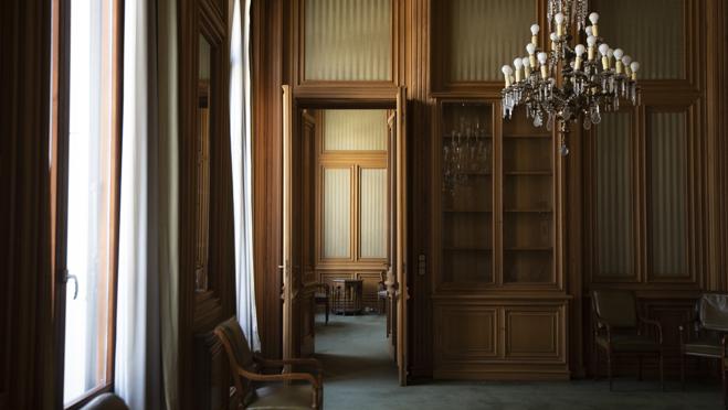 En la puja abundaba el mobiliario de oficina del siglo pasado