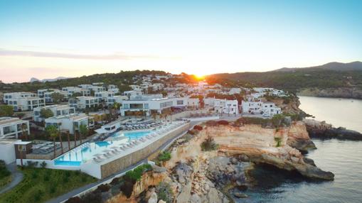 Vista aérea del resort 7 pines en Ibiza