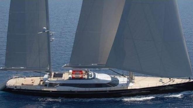 Está matriculado en España y cumple con los impuestos patrios