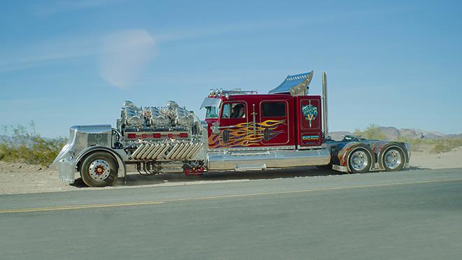 Esta máquina de la carretera pesa 13,5 toneladas y alcanza los 209 km/h