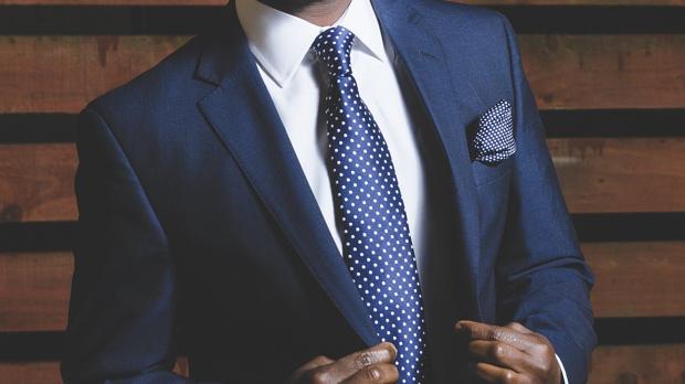 Trucos para hacer que tus trajes parezcan nuevos