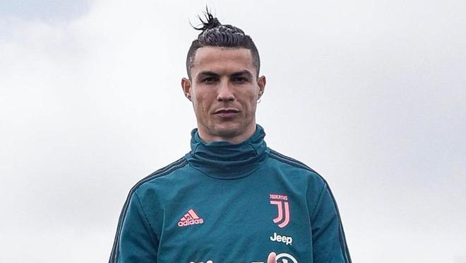 En lo que a estilo se refiere, el look de Cristiano Ronaldo no es un ejemplo a seguir