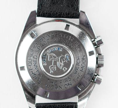 Inscripción de la NASA en la parte interior del reloj