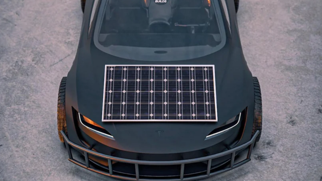 Cuenta con cuatro placas solares