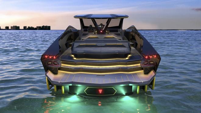 Fabricado en fibra de carbono, se trata de una embarcación ultraligera