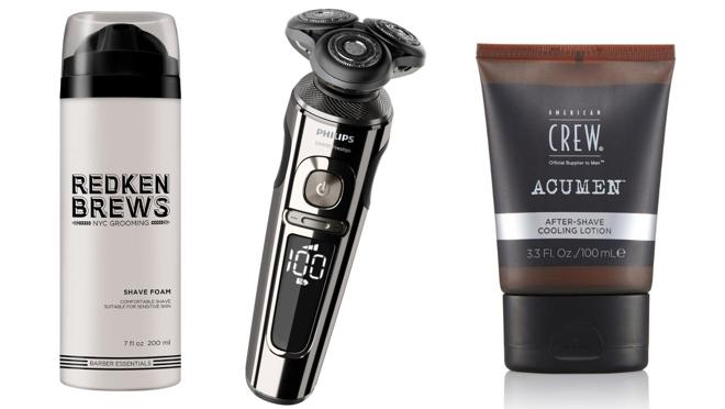 De izda. a dcha.: Espuma de afeitar para pieles sensibles Shave Foam de Redken Brews (18€). Afeitadora eléctrica S9000 Prestige de Philips (350,99€). After Shave Cooling Lotion de Acumen hidratante y calmante (23€).