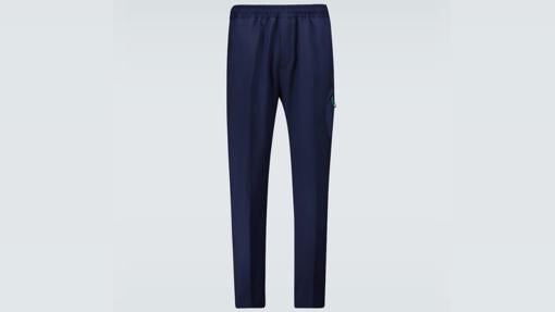 Pantalones fluidos de lana, de Givenchy (590€).
