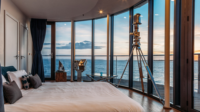 Dispone de nueve lujosas habitaciones con increíbles vistas