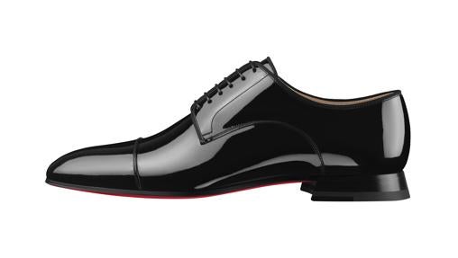Zapato de charol tipo Oxford tradicional, de Christian Louboutin (Precio: 675 euros).
