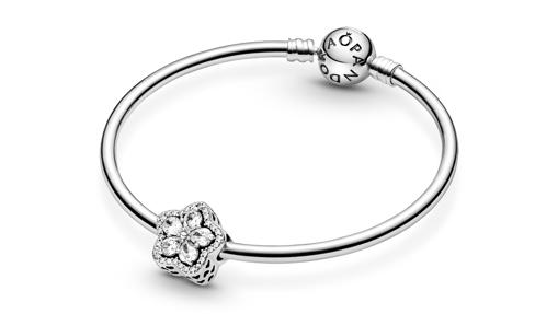 Pulsera Pandora (49€) con charm Copo de Nieve Brillante en Pave y Plata de Primera Ley (69€)
