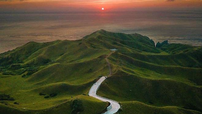 Vista de una puesta de sol en la isla