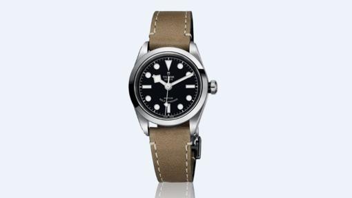 Tudor Black Bay con correa de piel