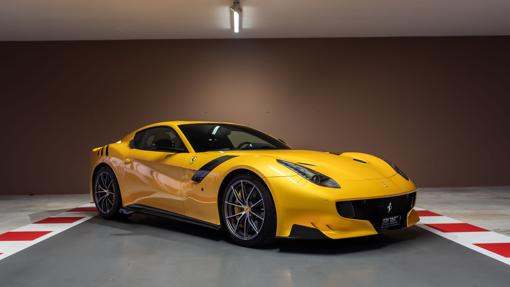 Modelo Ferrari F12 tdf