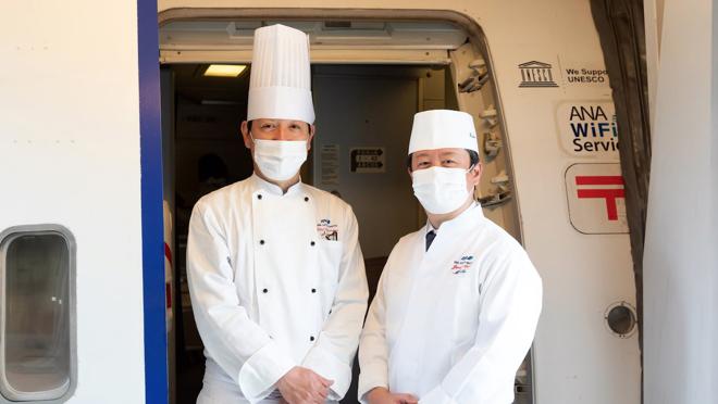 Disponen de una amplia carta con comida internacional