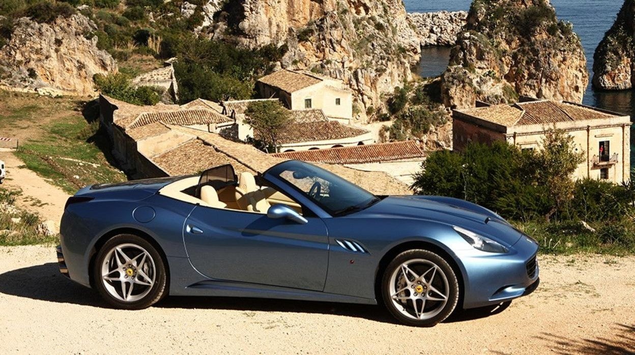 Todo lo que debes saber del Ferrari que ha puesto a la venta el actor Hugh Grant