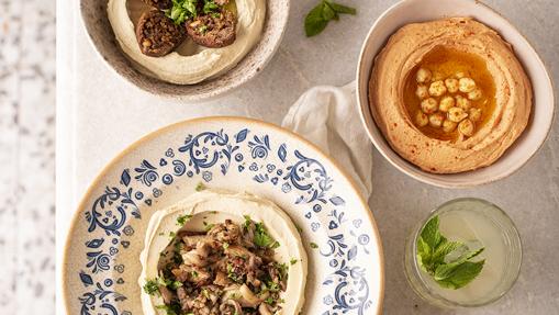 Selección de hummus y masas