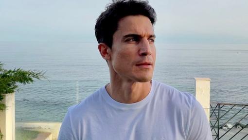 Las camisetas de cuello redondo mucho más versátiles