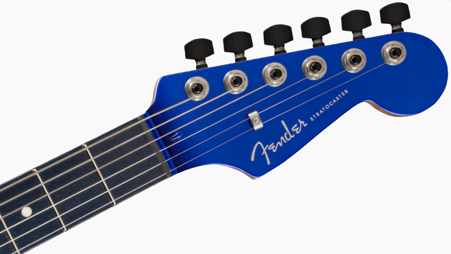 En la guitarra hay diferentes detalles que recuerdan a los deportivos de la compañía japonesa