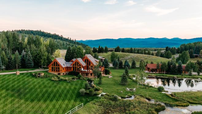 La propiedad cuenta con un bungalow que puede ser para huéspedes