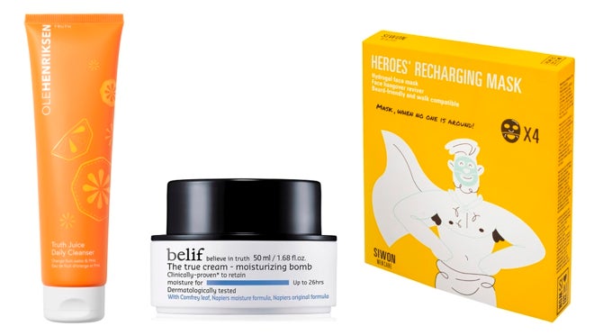 De izquierda a derecha: Limpiador Gel Crema Truth Juice Daily Cleanser de Olehenriksen (28,99 €, en Sephora); Crema hidratante para pieles secas The True cream – moisturizing bomb de Belif (35,99 €, en Sephora); Mascarilla facial de hidrogel hidratante y efecto recarga-pilas de Siwon Men Care (28,95 €).