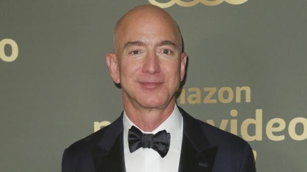 Jeff Bezos no podrá estrenar este verano su lujoso y polémico yate