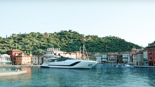 Mangusta 165 REV, un yate de lujo con un beach club secreto