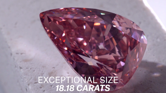 El peso de este diamante rosa es de 18,18 quilates