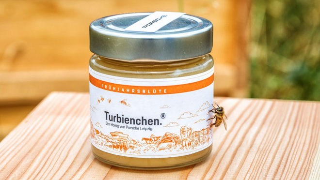 Porsche sí comercializa su miel bajo el nombre de Turbienchen