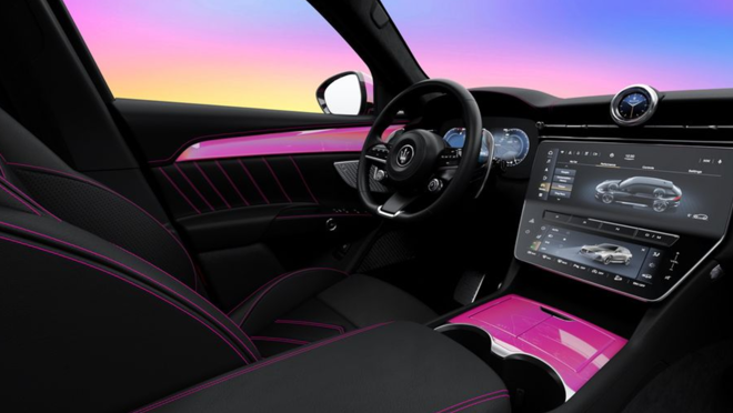 Los interiores también presentan toques rosas