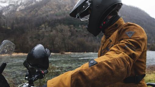 Chaqueta impermeable para ir en moto