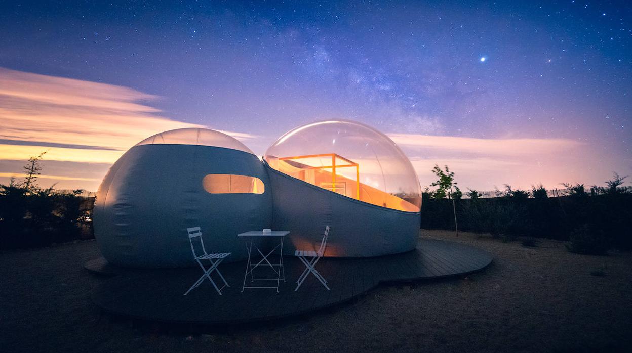 Una de las habitaciones-cápsula de Miluna en Hormigos, en Toledo