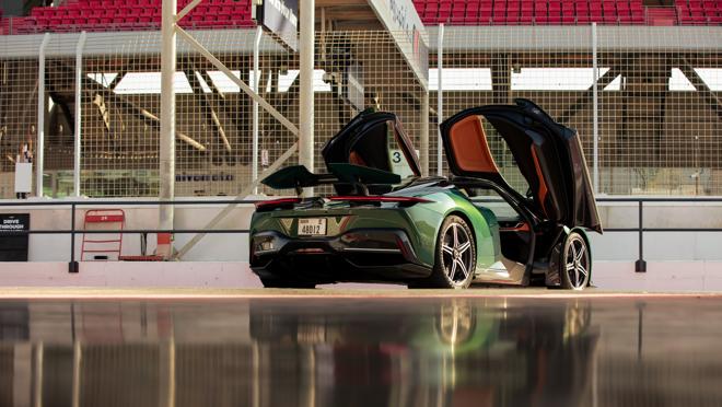 El precio base de este modelo es de 2,2 millones de euros antes de impuestos