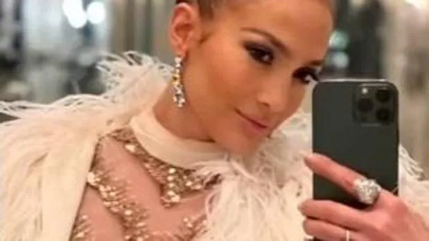 Jennifer Lopez luce un lujoso anillo de marca española