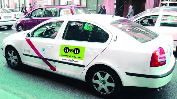 Uno de los taxis equipados con wifi
