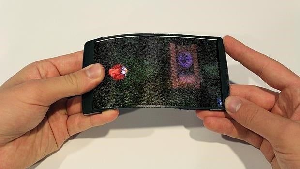 HoloFlex, el teléfono que se dobla y reproduce hologramas