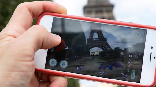 Imagen del juego Pokémon Go en París