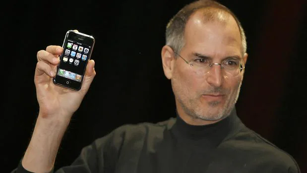 Steve Jobs, en 2007, cuando presentó el primer iPhone