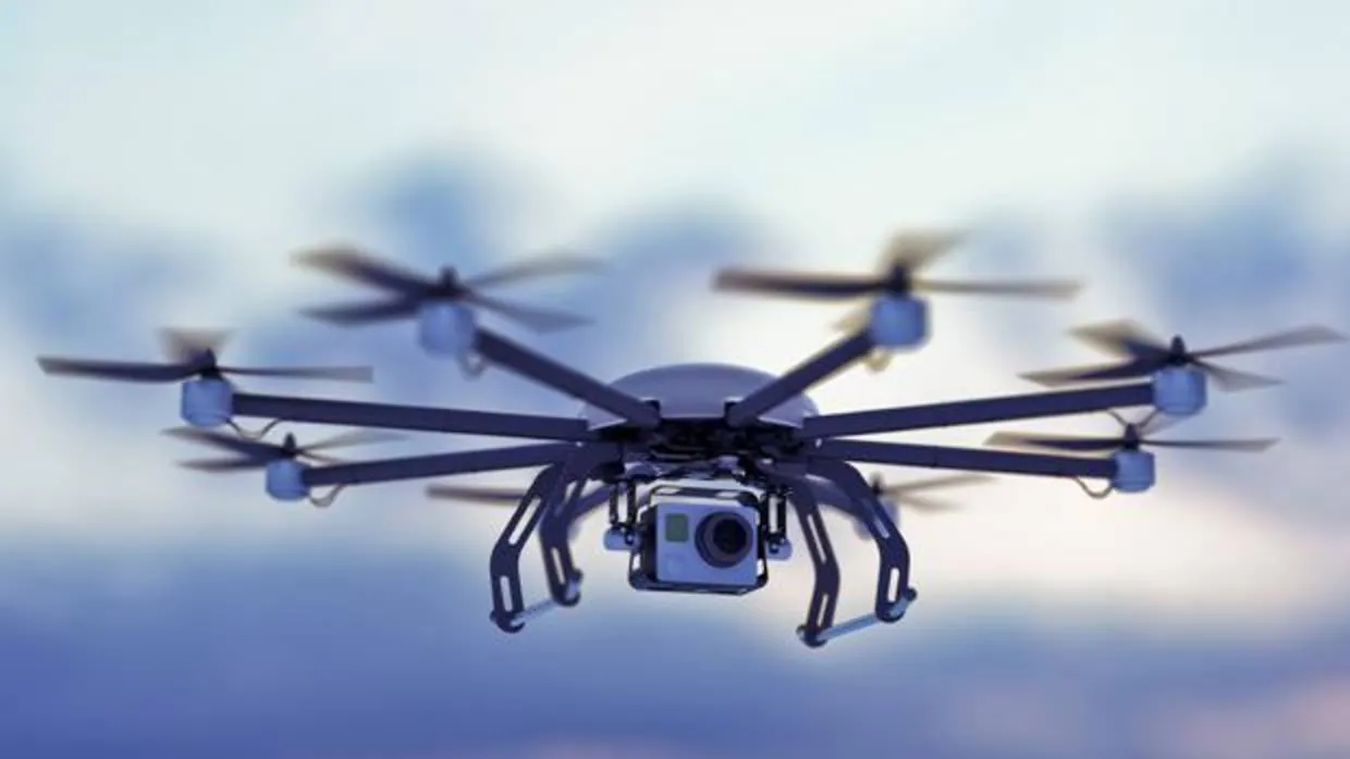 Detalle de un drone con cámara